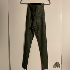 Leggings, shiny green, COMMANDO, size S. Used.